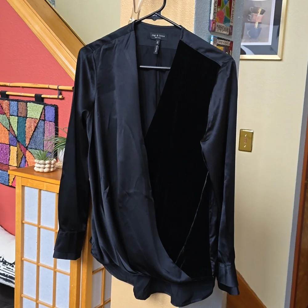 Rag and Bone Victor black Silk/velvet surplice blouse size PS - Picture 9 of 15